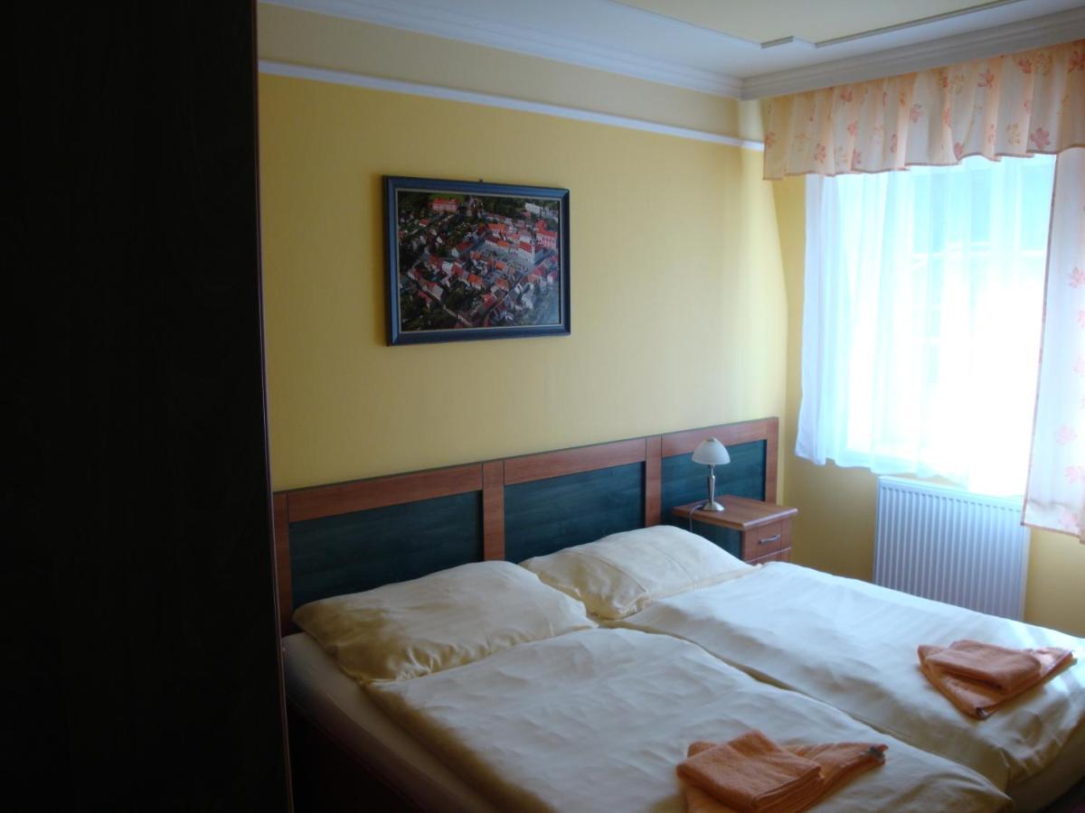 Hotel Lazne Evzenie Klášterec nad Ohří Camera foto