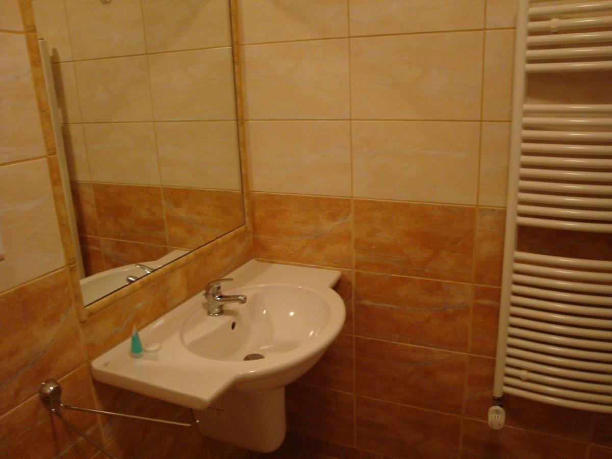 Hotel Lazne Evzenie Klášterec nad Ohří Camera foto