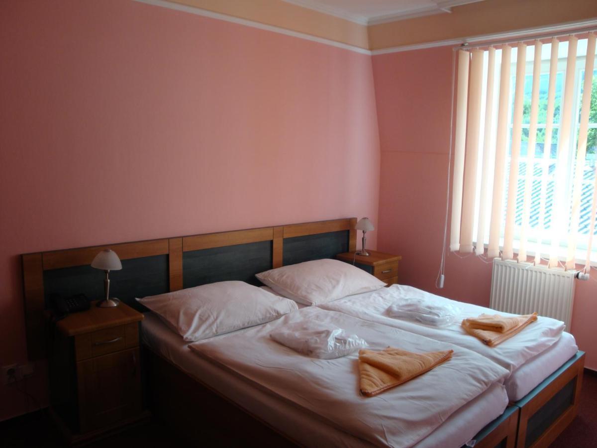 Hotel Lazne Evzenie Klášterec nad Ohří Camera foto
