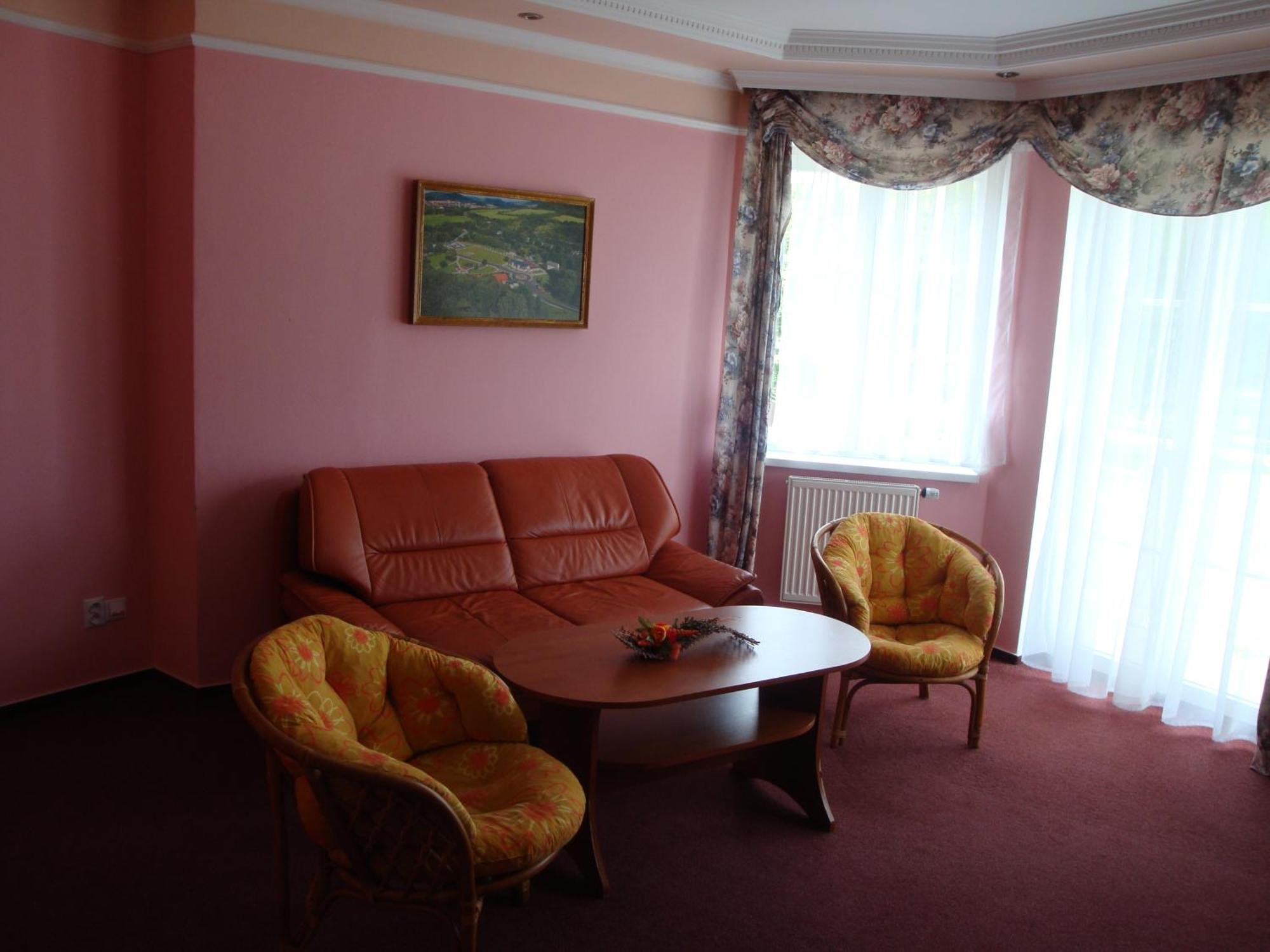Hotel Lazne Evzenie Klášterec nad Ohří Esterno foto